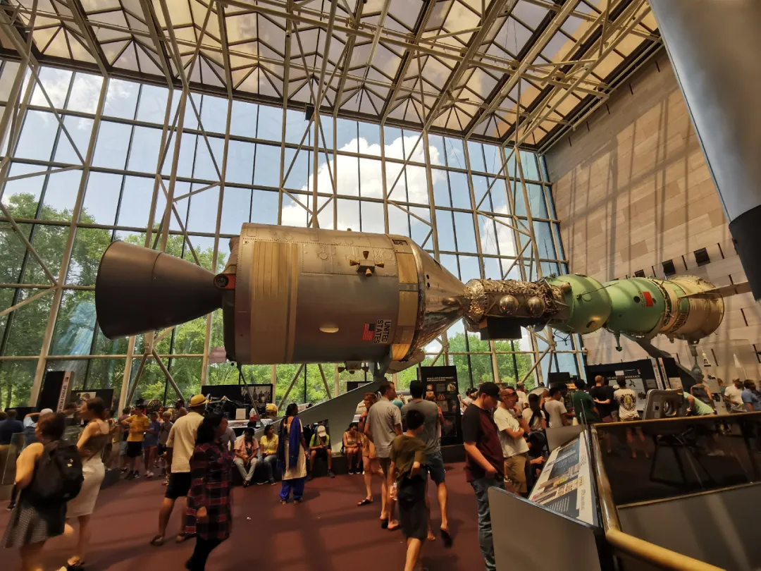 美国国家航空航天博物馆，独特的空天飞行展陈设计(图9)