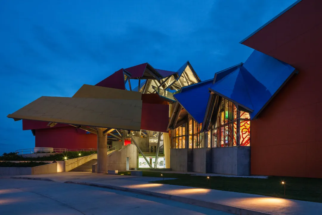 这个“彩色折纸”状的博物馆，让人眼前一亮！(图13)